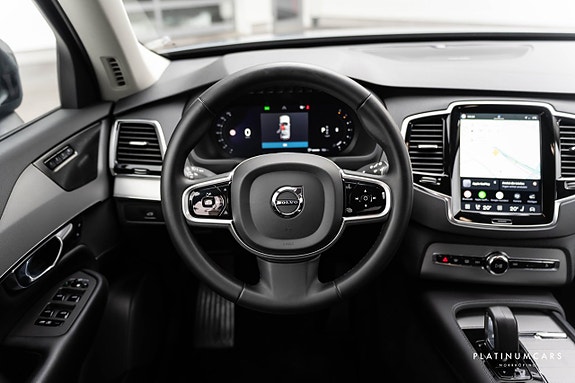 Volvo XC90 11 of 23
