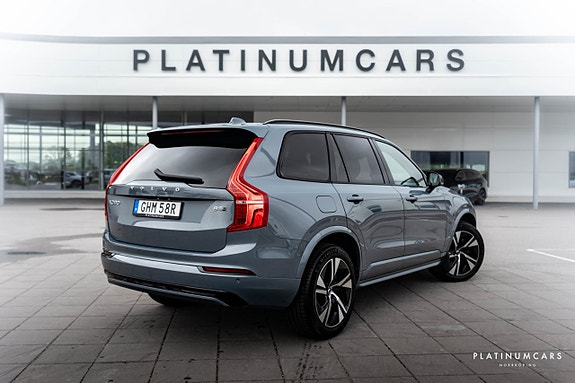Volvo XC90 2 of 23