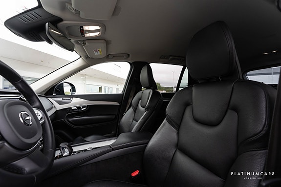 Volvo XC90 8 of 23