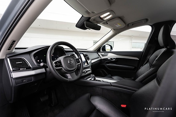 Volvo XC90 5 of 23