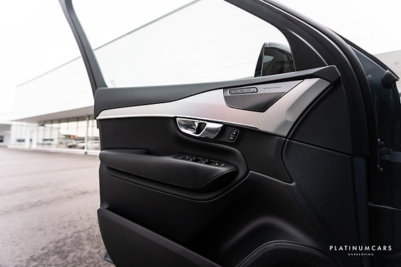 Volvo XC90 17 of 23