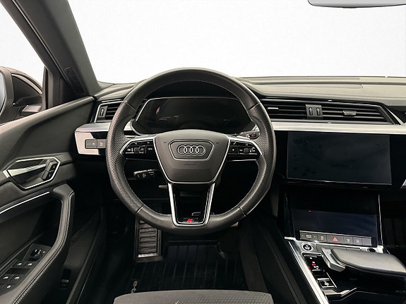 Audi Q8 23 of 30