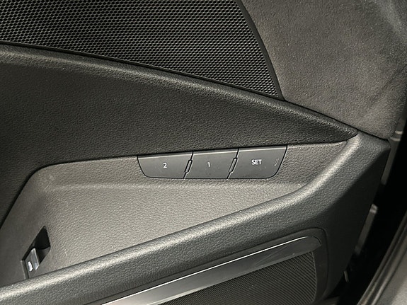 Audi Q8 12 of 30