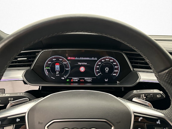 Audi Q8 25 of 30