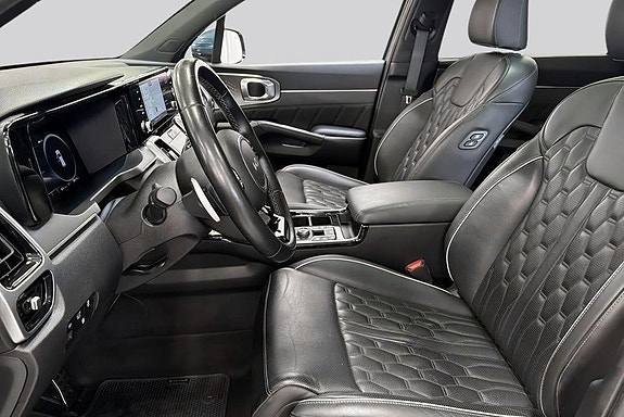 Kia Sorento 8 of 26