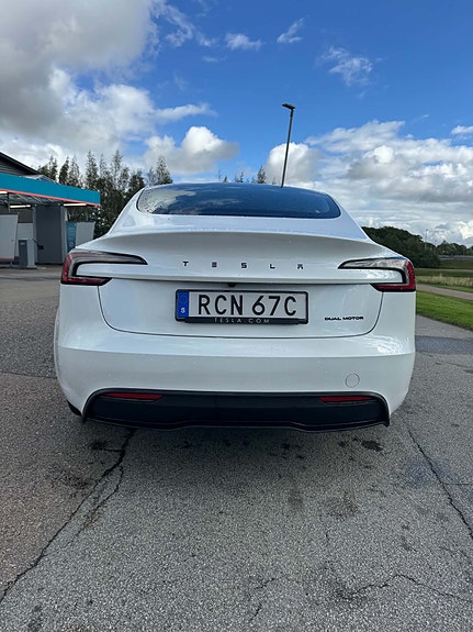 Tesla Model 3 30 of 30