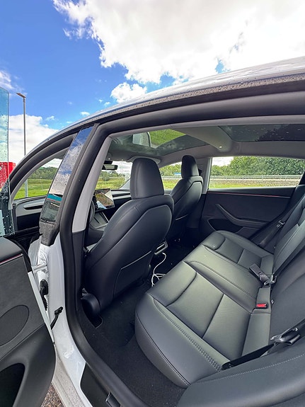 Tesla Model 3 4 of 30