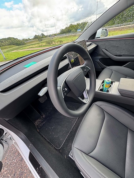 Tesla Model 3 7 of 30