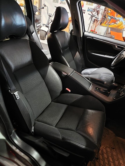 Volvo V70 14 of 16