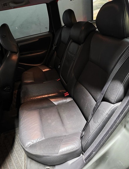Volvo V70 15 of 16
