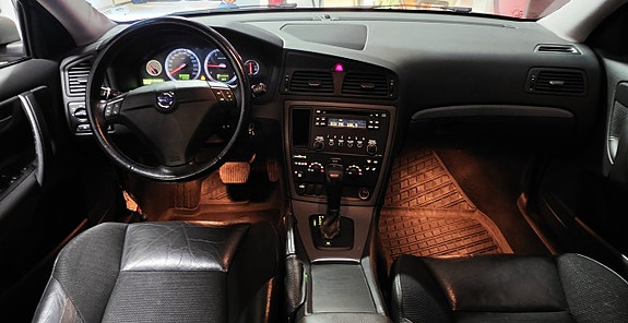 Volvo V70 9 of 16