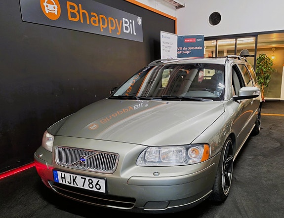 Volvo V70 3 of 16