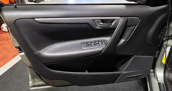 Volvo V70 5 of 16