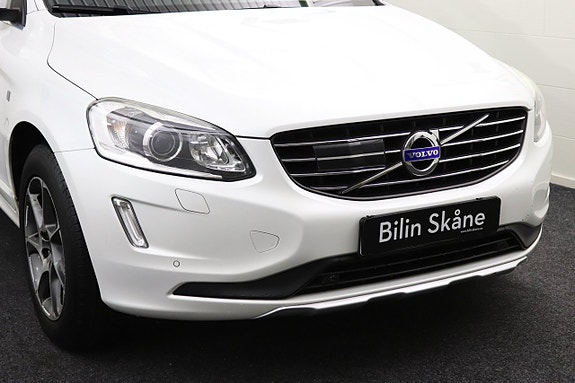 Volvo XC60 2 of 30