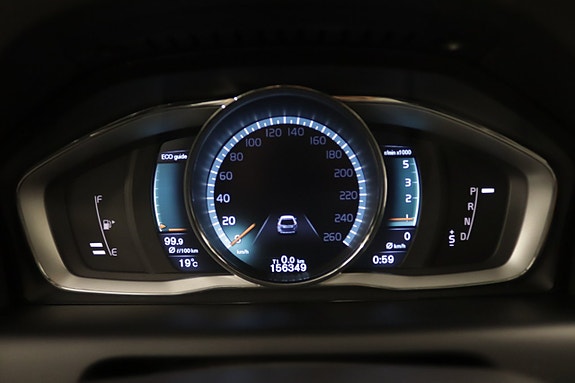 Volvo XC60 25 of 30