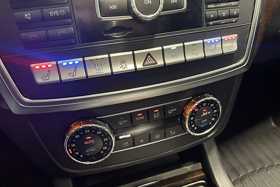 Mercedes-Benz GL350 18 of 24