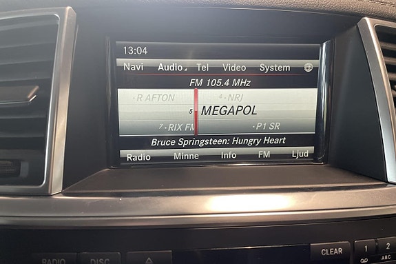 Mercedes-Benz GL350 16 of 24