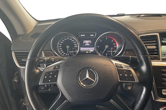 Mercedes-Benz GL350 12 of 24