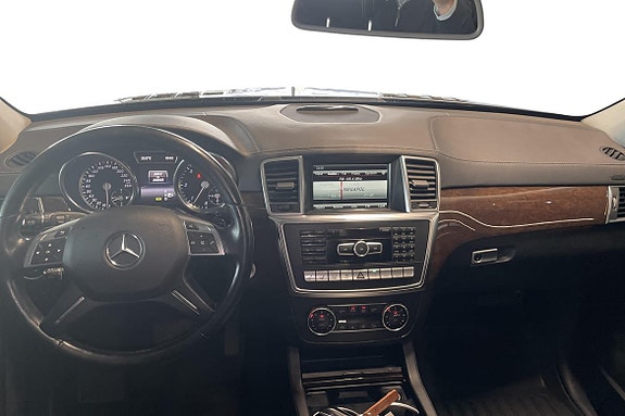 Mercedes-Benz GL350 7 of 24
