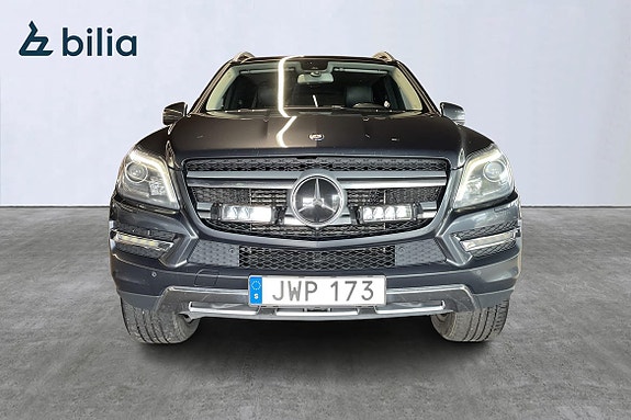 Mercedes-Benz GL350 2 of 24