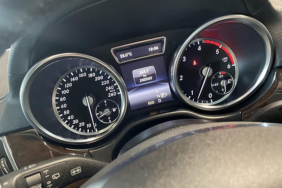 Mercedes-Benz GL350 13 of 24