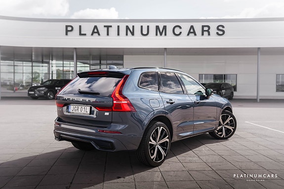 Volvo XC60 2 of 19