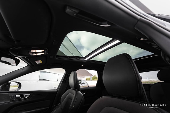 Volvo XC60 9 of 19