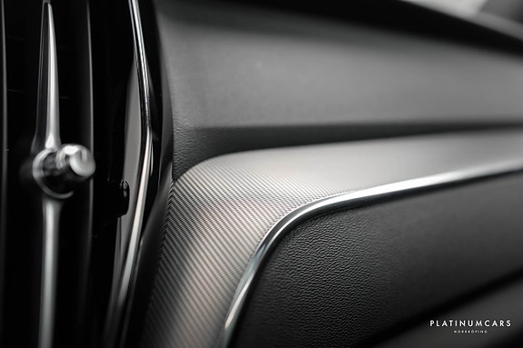 Volvo XC60 13 of 19