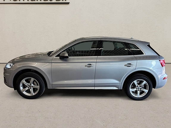 Audi Q5 2 of 10