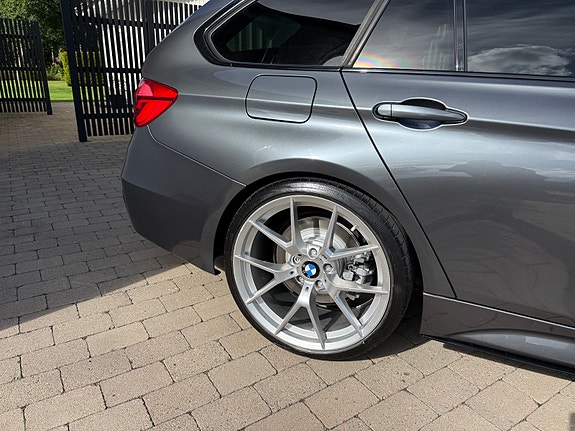 BMW 340i 10 of 11