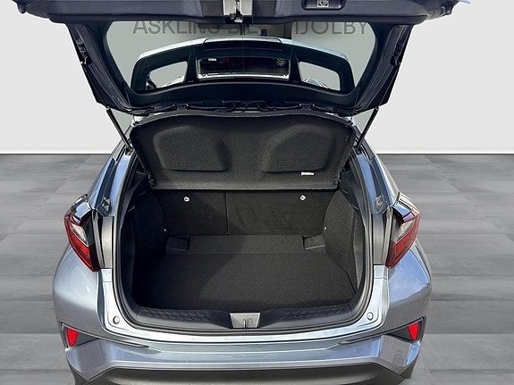Toyota C-HR 11 of 15