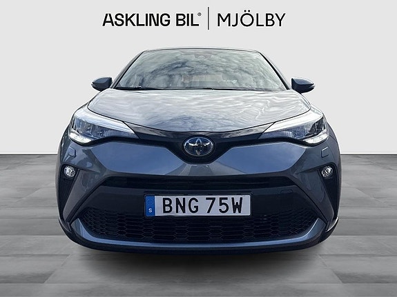Toyota C-HR 6 of 15