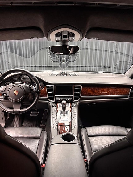 Porsche Panamera Turbo 10 of 21