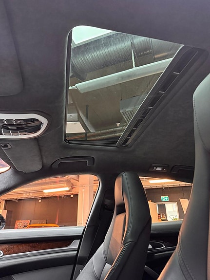 Porsche Panamera Turbo 8 of 21