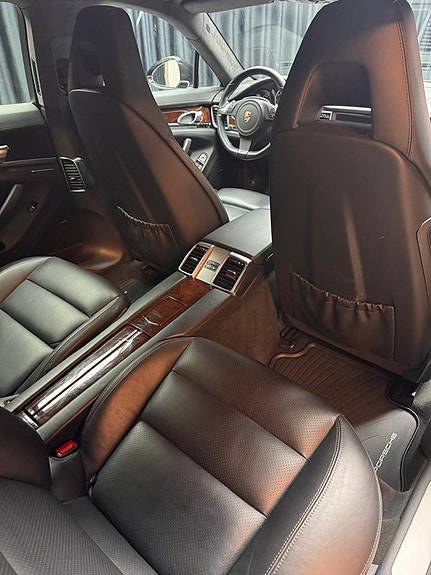 Porsche Panamera Turbo 17 of 21