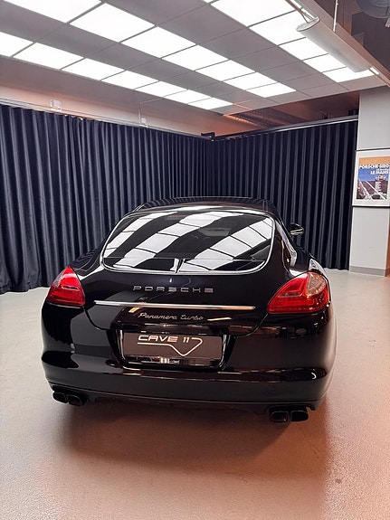 Porsche Panamera Turbo 4 of 21