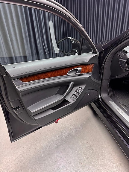 Porsche Panamera Turbo 11 of 21