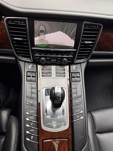 Porsche Panamera Turbo 7 of 21