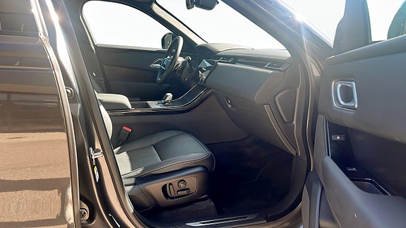 Land Rover Range Rover Velar 3 of 9