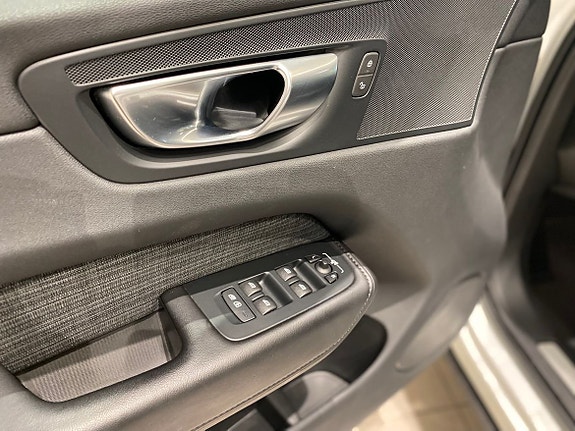 Volvo XC60 22 of 25