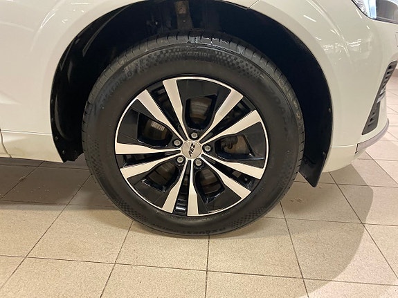 Volvo XC60 10 of 25