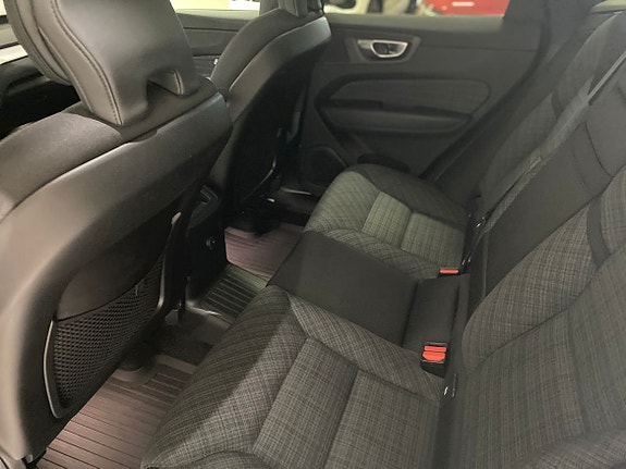 Volvo XC60 19 of 25