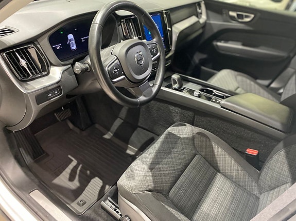 Volvo XC60 17 of 25