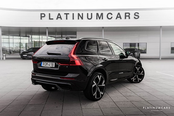 Volvo XC60 2 of 15