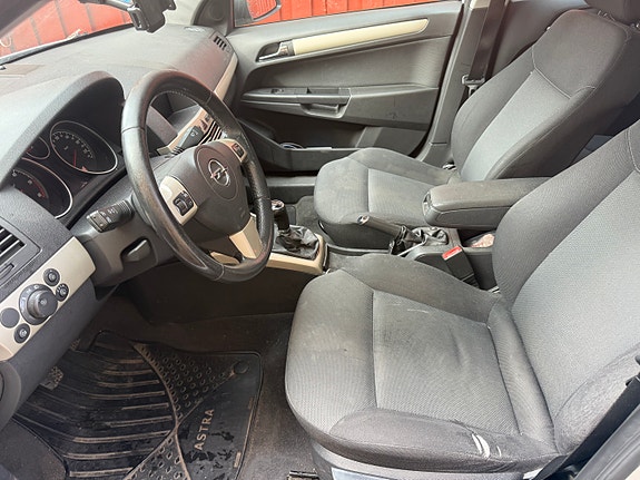 Opel Astra 4 of 9