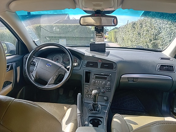 Volvo V70 6 of 10