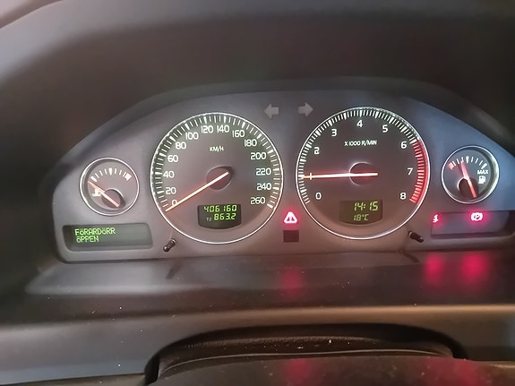 Volvo V70 2 of 10