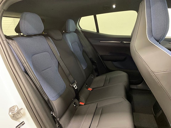 Volvo EX30 14 of 24