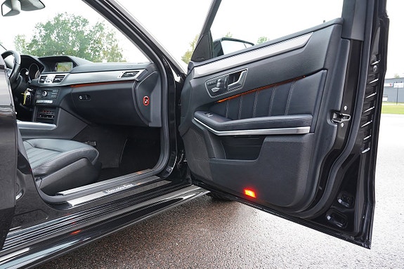 Mercedes-Benz E220 20 of 27
