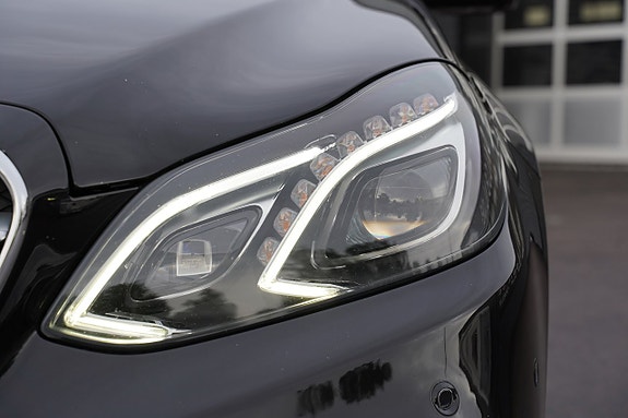 Mercedes-Benz E220 10 of 27